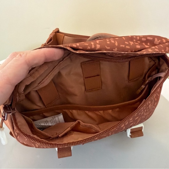 Dakine Hot Laps 2L Sierra Fossil Hydration Waist Pack Hike Cycle Camp Gear